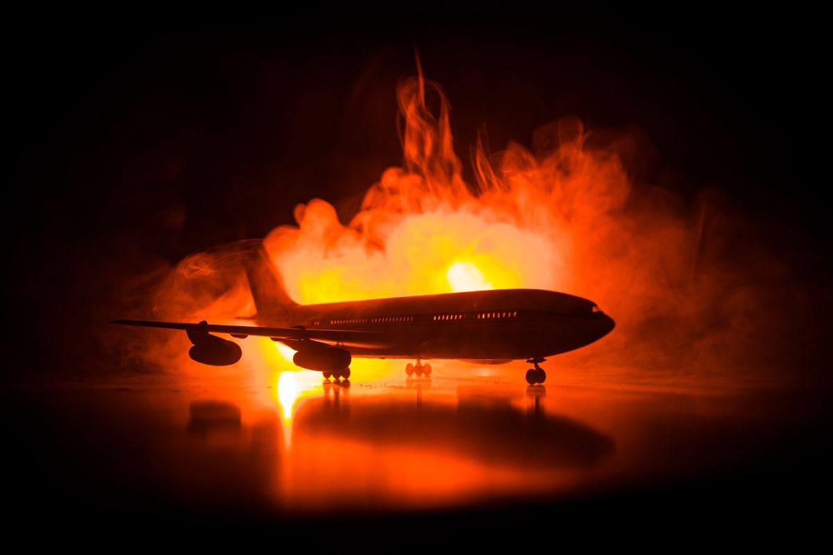 mơ thấy máy bay bị cháy